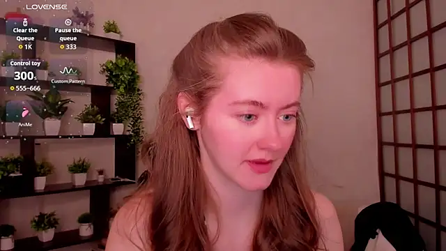 Snapshot of KateCuddle chatting on April 2026 02:51:02 AM KateCuddle online show from April 2026 02:51:02 AM