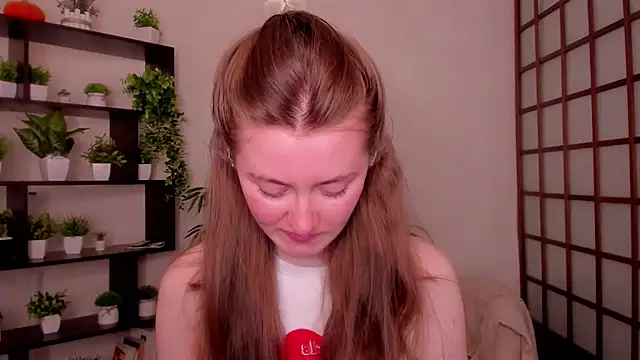 Snapshot of KateCuddle chatting on April 2026 02:53:02 AM KateCuddle online show from April 2026 02:53:02 AM