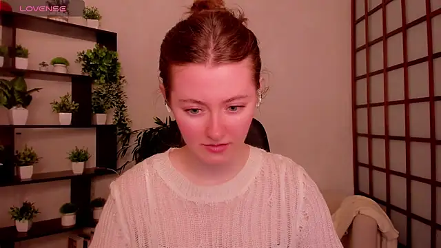 Snapshot of KateCuddle chatting on May 2026 02:20:02 AM KateCuddle online show from May 2026 02:20:02 AM