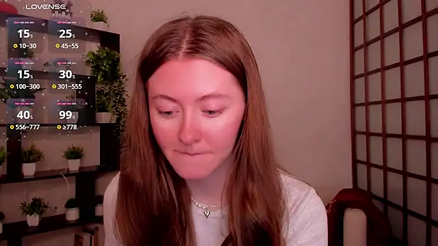 Snapshot of KateCuddle chatting on May 2026 02:42:01 AM KateCuddle online show from May 2026 02:42:01 AM