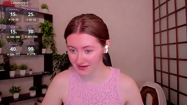 Snapshot of KateCuddle chatting on April 2026 02:40:01 AM KateCuddle online show from April 2026 02:40:01 AM