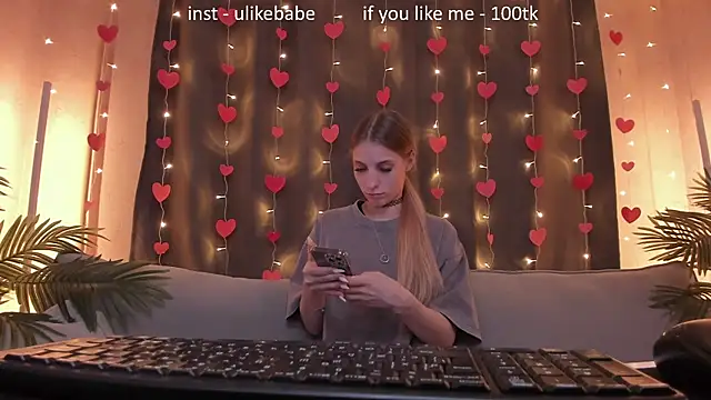 Snapshot of Anna_Fink chatting on February 2025 12:14:02 PM Anna Fink online show from February 2025 12:14:02 PM