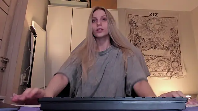 Snapshot of Anna_Fink chatting on March 2026 07:59:01 PM Anna Fink online show from March 2026 07:59:01 PM