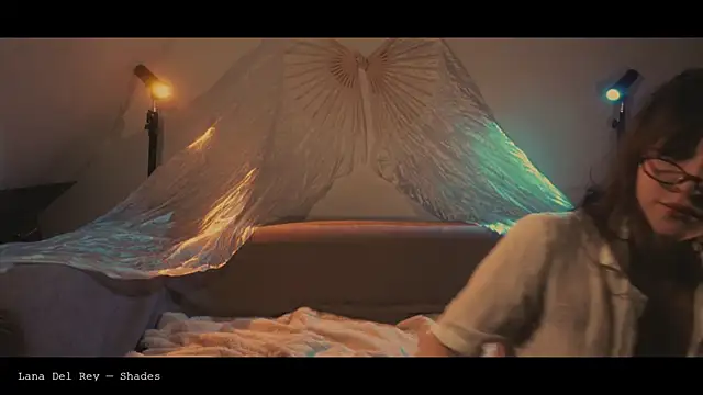 WebCora online show from April 2026 04:52:02 PM