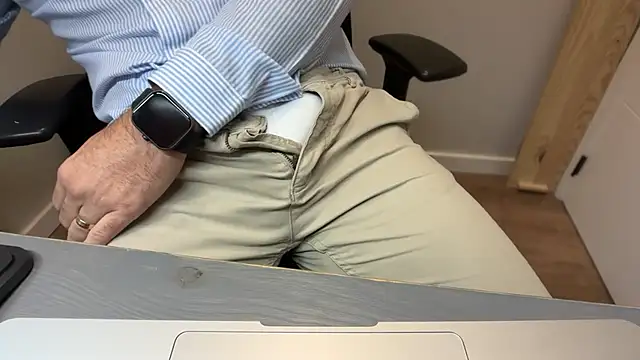 rickyi2023 online show from November 2025 04:45:02 PM