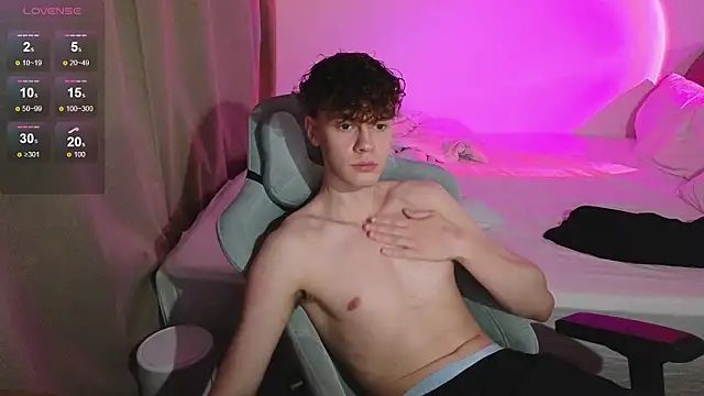 cute thomas online show from March 2026 05:35:01 PM