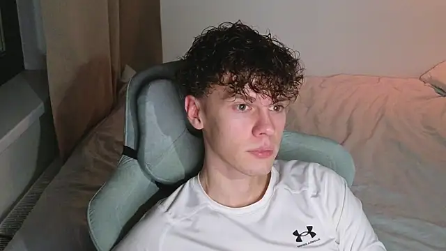 cute thomas online show from April 2026 08:32:02 PM