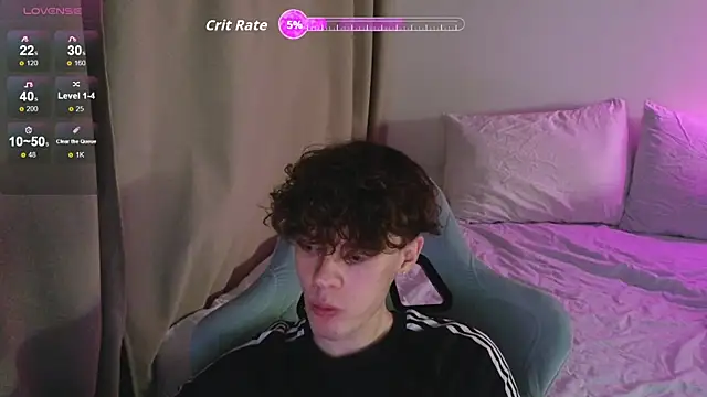 cute thomas online show from April 2026 07:37:01 PM