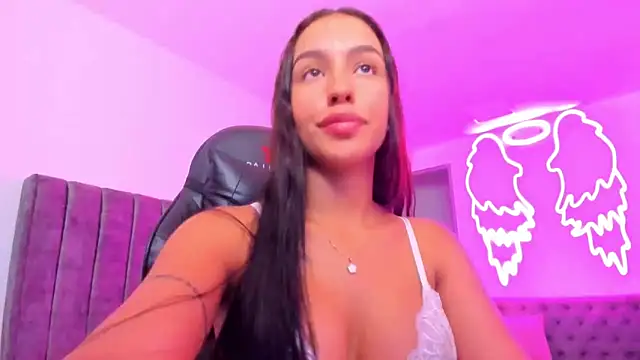 xiomara  cortes online show from November 2025 07:29:02 PM