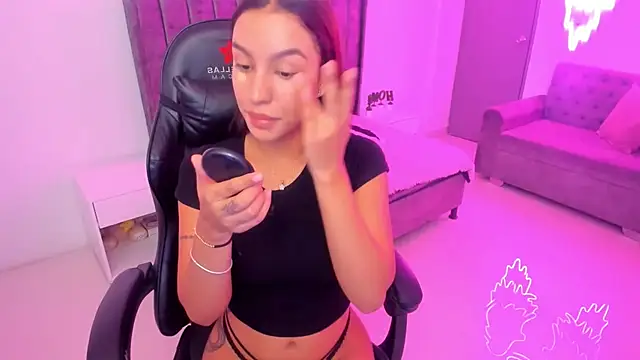 xiomara  cortes online show from November 2025 12:20:01 PM