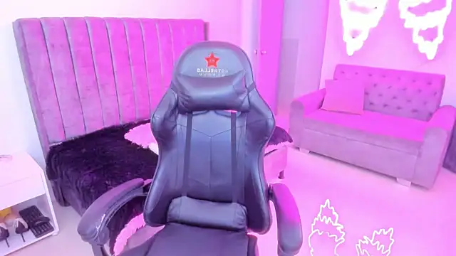 xiomara  cortes online show from November 2025 07:07:02 PM