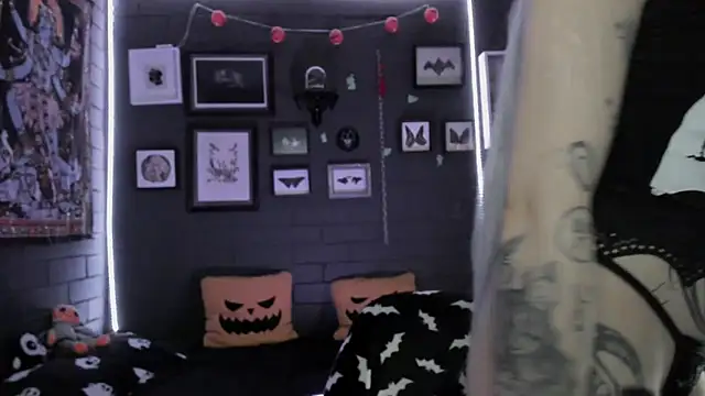 insania 9999  online show from December 2025 05:05:01 PM