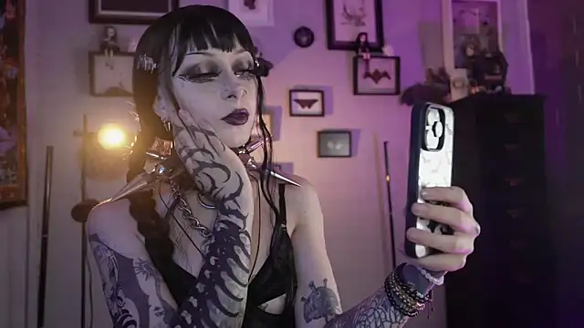 insania 9999  online show from April 2026 07:07:01 PM