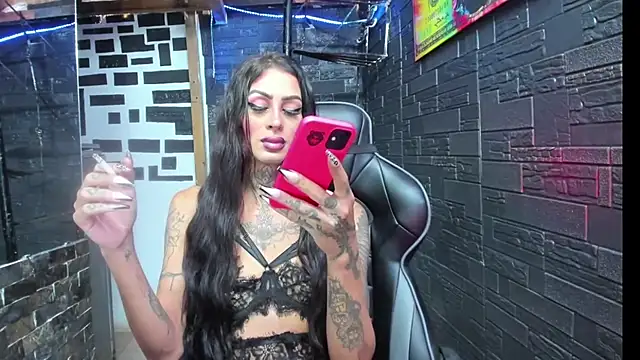 kissingdevil online show from November 2025 07:50:02 PM