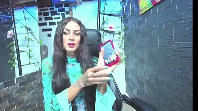 kissingdevil online show from October 2025 10:11:01 PM