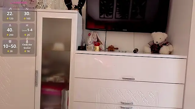 WhiteBunny online show from April 2026 07:35:02 AM