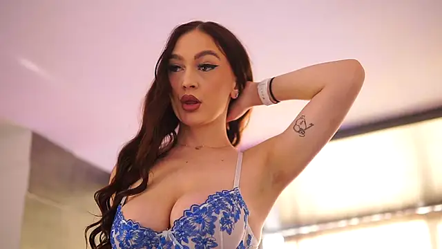 Snapshot of HotSkinnyX chatting on December 2025 10:25:01 AM HotSkinnyX online show from December 2025 10:25:01 AM