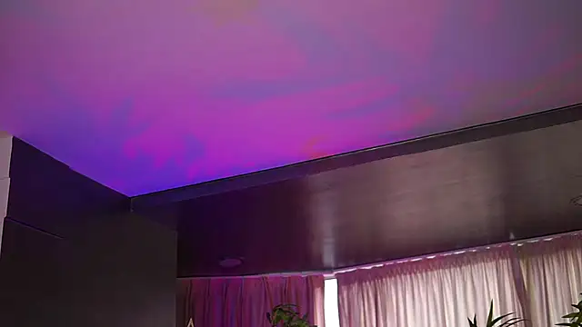 Snapshot of HotSkinnyX chatting on December 2025 09:37:02 AM HotSkinnyX online show from December 2025 09:37:02 AM