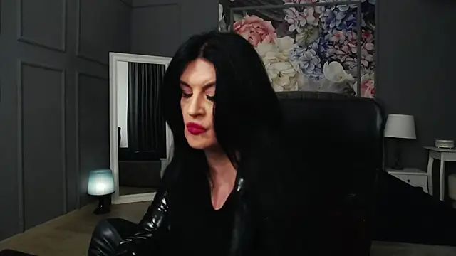 Snapshot of DomMelissaW chatting on February 2025 02:39:01 AM DomMelissaW online show from February 2025 02:39:01 AM