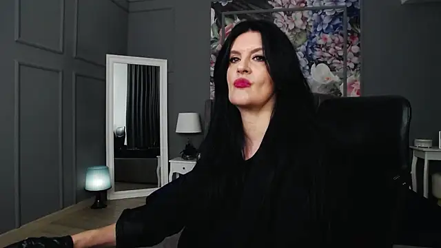 Snapshot of DomMelissaW chatting on December 2024 09:15:01 PM DomMelissaW online show from December 2024 09:15:01 PM