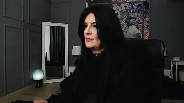 Snapshot of DomMelissaW chatting on February 2025 02:09:02 AM DomMelissaW online show from February 2025 02:09:02 AM