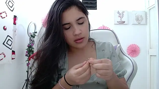 Snapshot of InocentHeaven1 chatting on November 2025 01:17:01 PM InocentHeaven1 online show from November 2025 01:17:01 PM