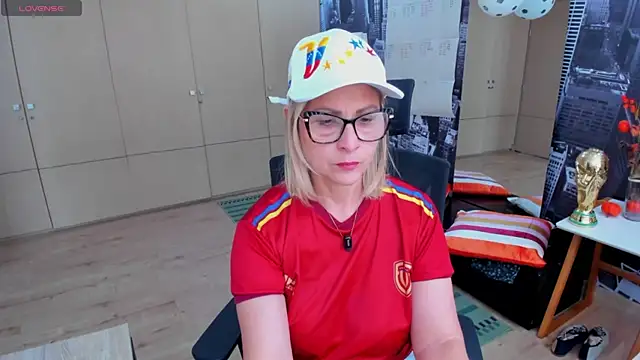 Snapshot of jane_turner chatting on June 2026 01:44:02 PM jane turner online show from June 2026 01:44:02 PM