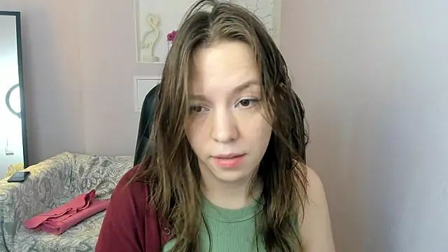 Snapshot of Persephoni chatting on June 2026 08:21:01 PM Persephoni online show from June 2026 08:21:01 PM