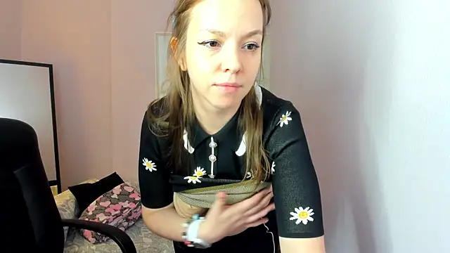 Snapshot of Persephoni chatting on June 2026 03:28:02 PM Persephoni online show from June 2026 03:28:02 PM