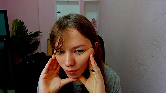 Snapshot of Persephoni chatting on October 2025 10:47:01 AM Persephoni online show from October 2025 10:47:01 AM