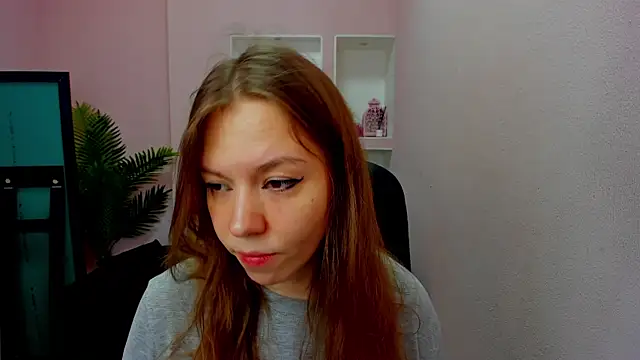 Snapshot of Persephoni chatting on November 2025 03:44:02 PM Persephoni online show from November 2025 03:44:02 PM