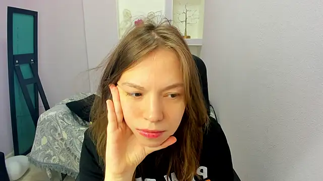 Persephoni online show from March 2026 03:35:01 PM