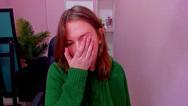 Snapshot of Persephoni chatting on December 2025 04:55:02 PM Persephoni online show from December 2025 04:55:02 PM