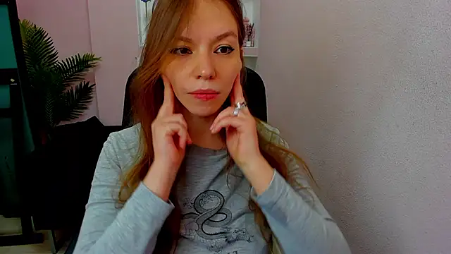 Snapshot of Persephoni chatting on November 2025 08:42:02 PM Persephoni online show from November 2025 08:42:02 PM