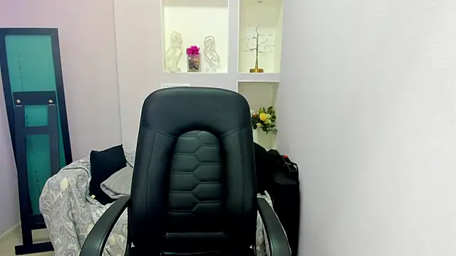 Persephoni online show from March 2026 10:47:01 AM