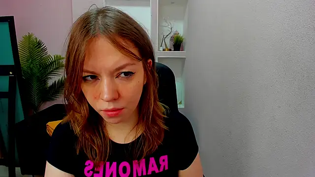 Snapshot of Persephoni chatting on December 2025 08:42:02 PM Persephoni online show from December 2025 08:42:02 PM