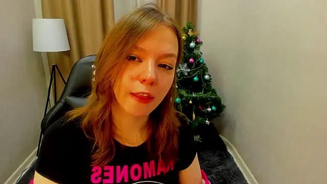 Snapshot of Persephoni chatting on December 2025 09:06:02 PM Persephoni online show from December 2025 09:06:02 PM