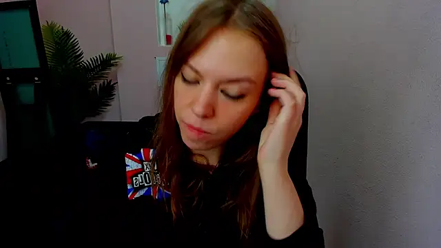 Snapshot of Persephoni chatting on November 2025 12:27:02 AM Persephoni online show from November 2025 12:27:02 AM