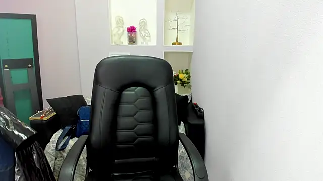 Persephoni online show from March 2026 05:53:02 AM