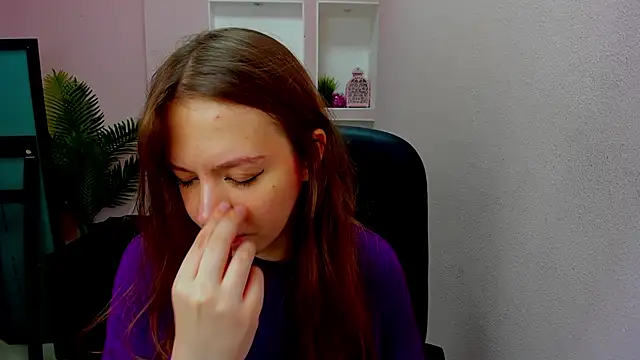 Snapshot of Persephoni chatting on November 2025 10:30:02 AM Persephoni online show from November 2025 10:30:02 AM