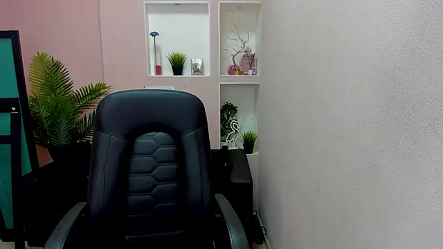 Snapshot of Persephoni chatting on December 2025 05:32:02 AM Persephoni online show from December 2025 05:32:02 AM