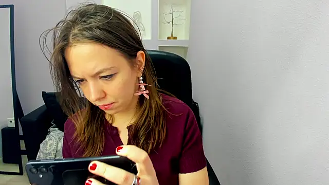 Persephoni online show from March 2026 10:39:01 AM