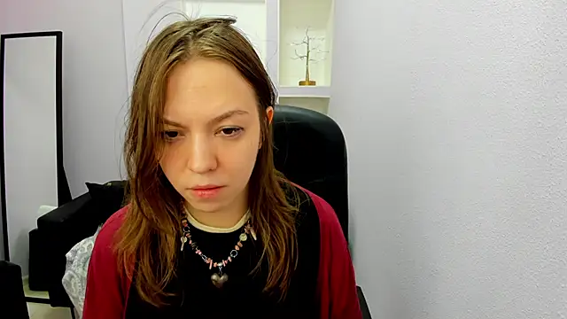 Persephoni online show from April 2026 05:05:01 PM