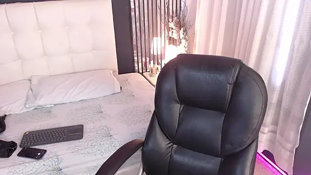 LiaVillalobos online show from January 2026 01:26:02 PM