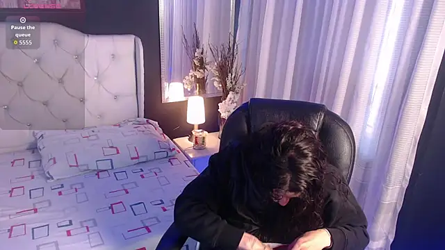 LiaVillalobos online show from November 2025 12:54:02 PM