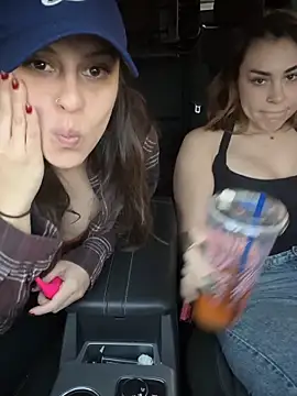 LeaGambit   online show from December 2025 12:35:02 AM