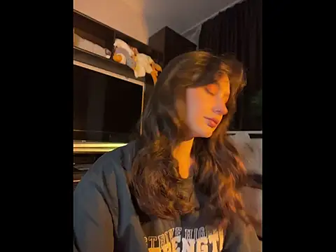 itssophiie online show from March 2026 12:22:01 AM