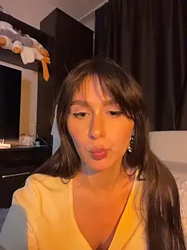 itssophiie online show from May 2026 07:19:02 PM
