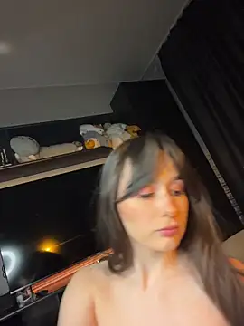 itssophiie online show from April 2026 06:49:02 PM