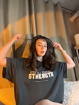 itssophiie online show from February 2026 10:44:02 PM